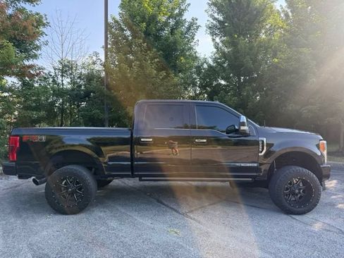 Used 2018 Ford F250 Platinum w/ Platinum Ultimate Package AWD/4WD image 2