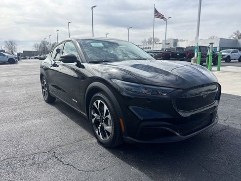 Used 2025 Ford Mustang Mach-E Select w/ Comfort Package Lite image 4