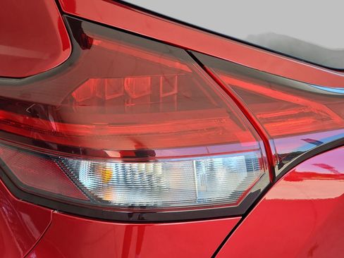 Used 2021 Nissan Kicks SR w/ SR Premium Package FWD image 38