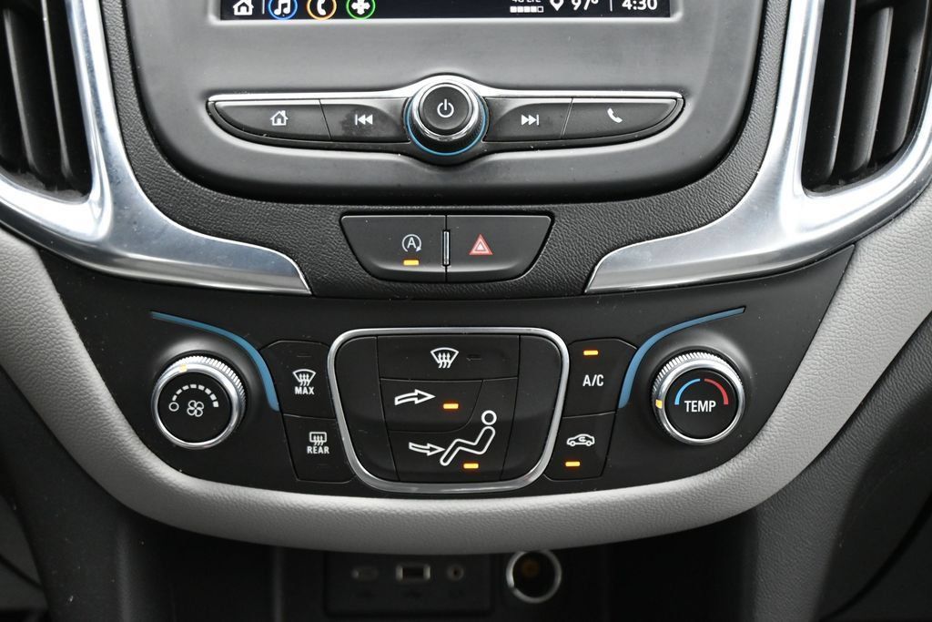Used 2022 Chevrolet Equinox LS w/ LPO, Floor Liner Package FWD image 18
