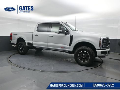 Used 2026 Ford F250 Lariat w/ Tremor Off-Road Package AWD/4WD image 4