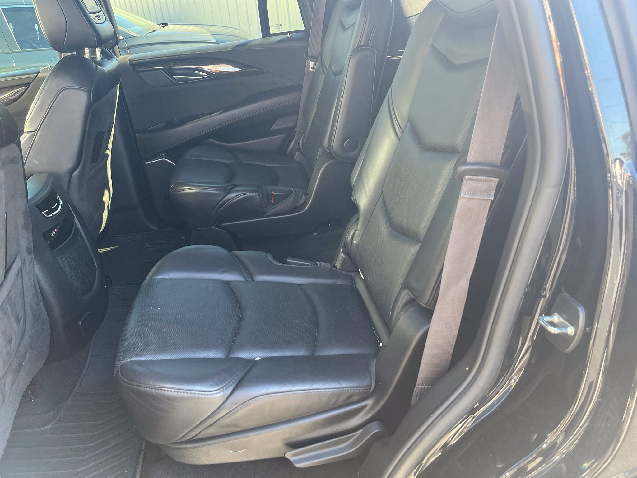 Used 2015 Cadillac Escalade Platinum AWD/4WD image 11