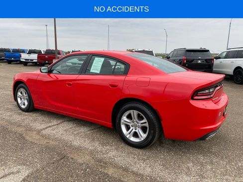 Used 2022 Dodge Charger SXT image 4