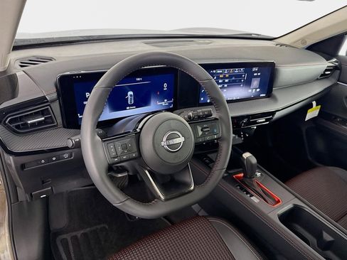 New 2026 Nissan Kicks SR FWD image 9