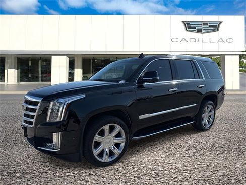 Used 2020 Cadillac Escalade Luxury image 1