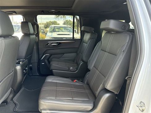 New 2026 Chevrolet Suburban High Country image 26