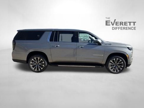 New 2026 Chevrolet Suburban High Country w/ Sun And Tow Package image 17