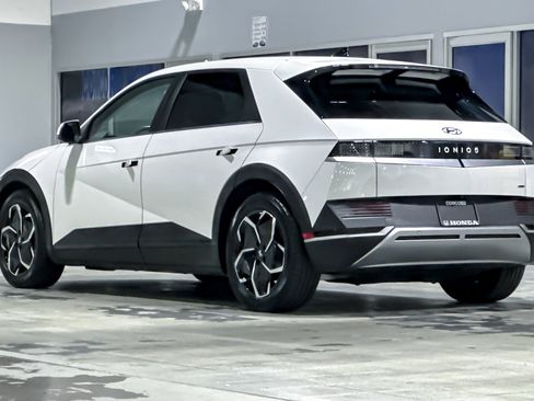 Used 2023 Hyundai Ioniq 5 SE w/ Cargo Package image 3