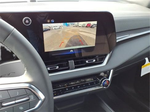 New 2026 Chevrolet Equinox LT w/ Convenience Package II image 18