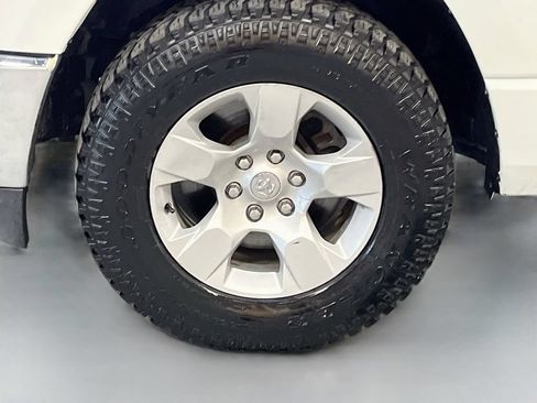 Used 2023 RAM 1500 Big Horn AWD/4WD image 30