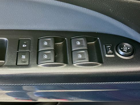Used 2019 Chevrolet Colorado Z71 AWD/4WD image 15