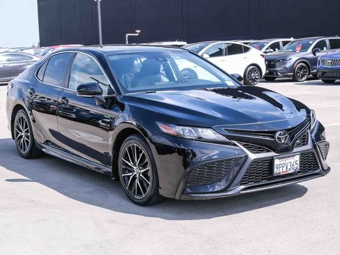 Certified 2024 Toyota Camry SE FWD image 3