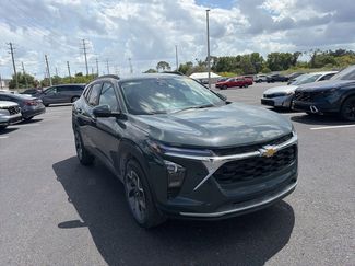 Used 2025 Chevrolet Trax LT w/ Driver Confidence Package video 1