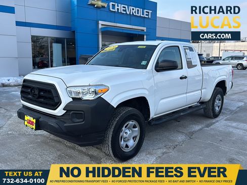 Used 2020 Toyota Tacoma SR image 1