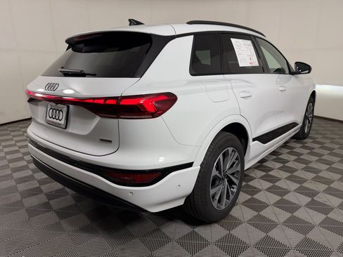 Used 2025 Audi Q6 e-tron Premium Plus w/ Premium Plus AWD/4WD image 9
