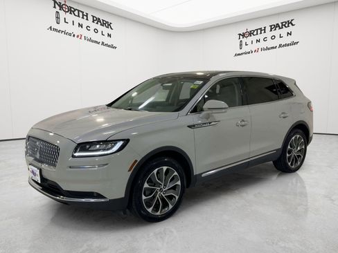 Used 2022 Lincoln Nautilus Reserve FWD image 5