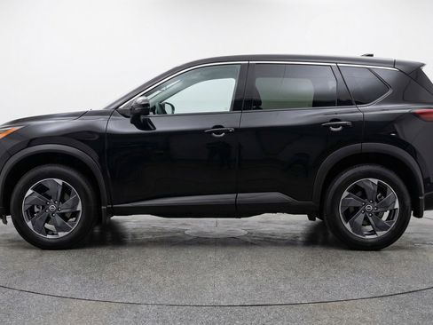 Used 2025 Nissan Rogue SV AWD/4WD image 5