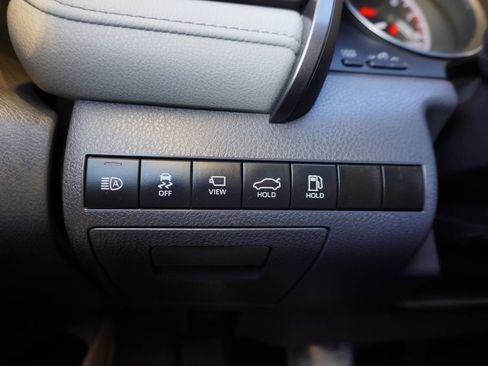 Used 2019 Toyota Camry XLE image 22