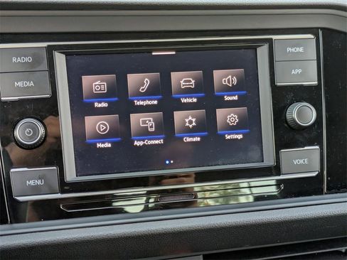 Used 2024 Volkswagen Jetta SE image 21