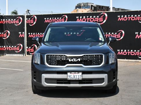 Used 2023 Kia Telluride LX AWD/4WD image 2