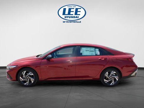 Certified 2025 Hyundai Elantra Sport FWD image 6