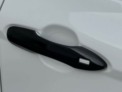 Used 2023 Toyota Camry SE image 18