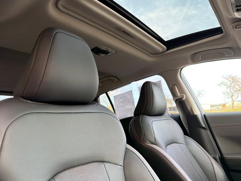 Used 2025 Subaru Crosstrek 2.5i Limited w/ Crosstrek Mirror Package image 17