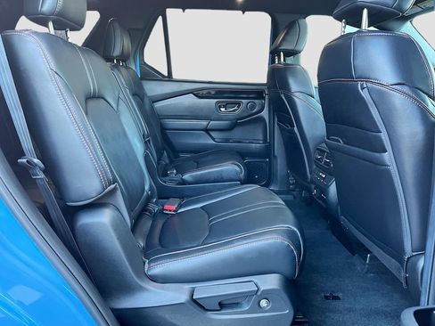Used 2025 Honda Pilot TrailSport image 27