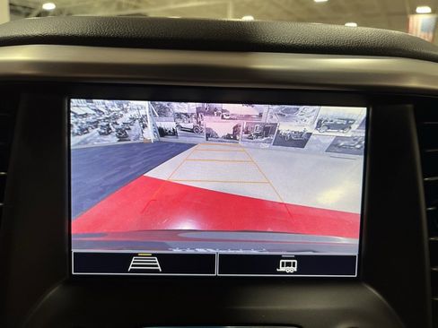 Certified 2023 GMC Acadia SLE w/ Driver Convenience Package image 40