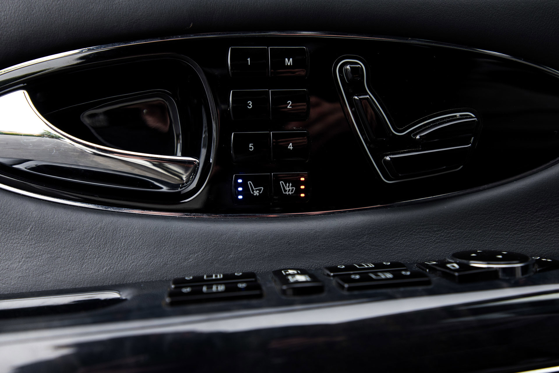 Used 2008 Maybach 57 S RWD image 16