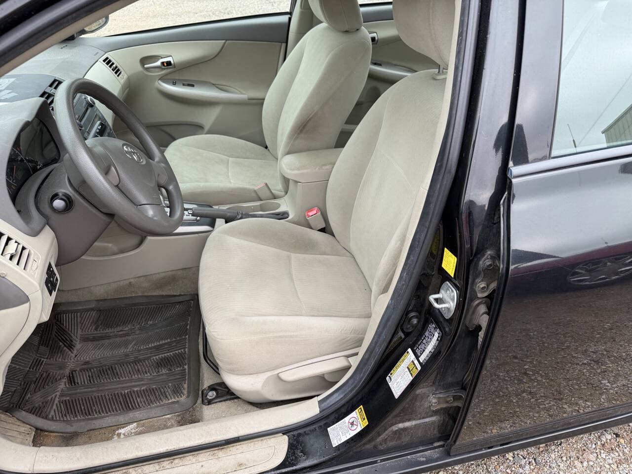 Used 2010 Toyota Corolla LE FWD image 19