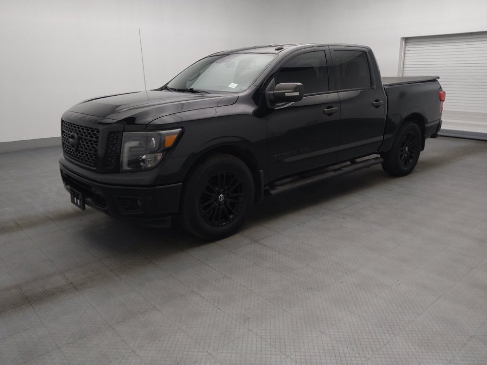 Used 2019 Nissan Titan SV w/ SV Convenience Package RWD image 2