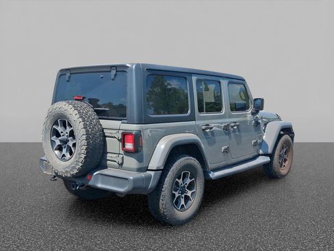 Used 2018 Jeep Wrangler Unlimited Sahara AWD/4WD image 4