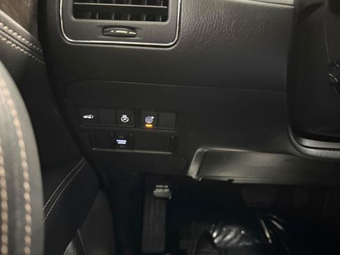 Used 2024 Nissan Armada Platinum w/ Captain's Chairs Package AWD/4WD image 37