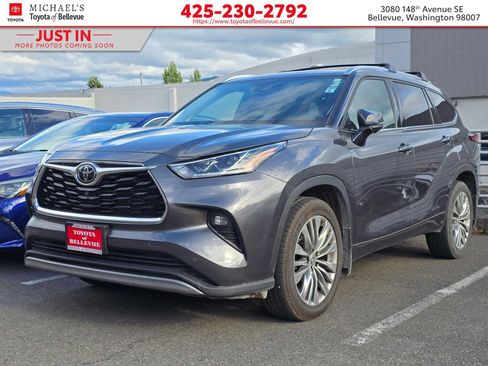 Used 2023 Toyota Highlander Platinum AWD/4WD image 1