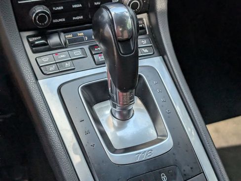 Used 2018 Porsche 718 Boxster RWD image 21