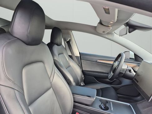 Used 2021 Tesla Model 3 Standard Range Plus image 15