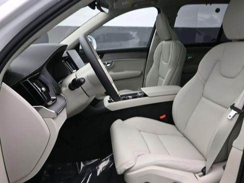 New 2026 Volvo XC90 B6 Ultra w/ Protection Package image 8