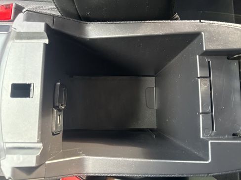 Used 2018 Ford Explorer XLT w/ Equipment Group 202A image 25