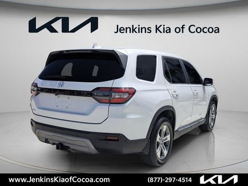 Used 2023 Honda Pilot EX-L image 5