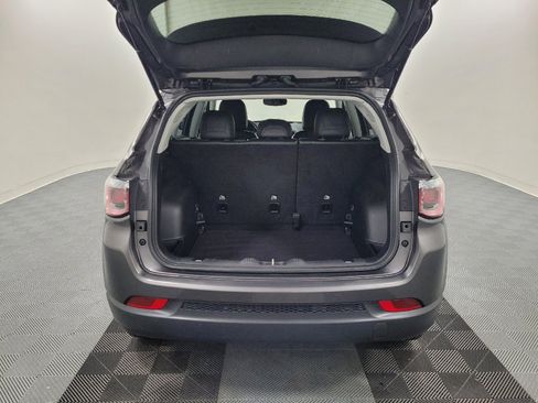 Used 2021 Jeep Compass Latitude w/ Convenience Group AWD/4WD image 29