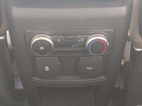 Used 2020 Ford Explorer XLT w/ Equipment Group 202A image 18