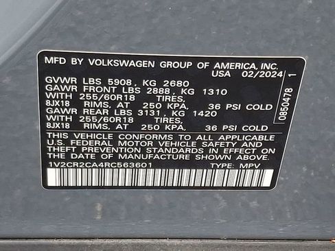 Used 2024 Volkswagen Atlas Peak Edition SE AWD/4WD image 27