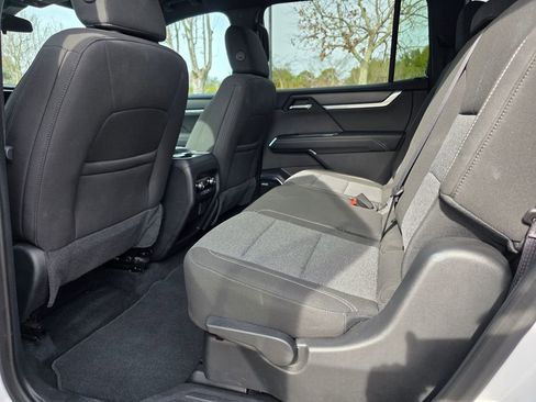 Used 2025 GMC Acadia Elevation image 31