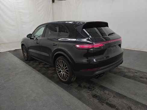 Used 2022 Porsche Cayenne Platinum Edition image 4