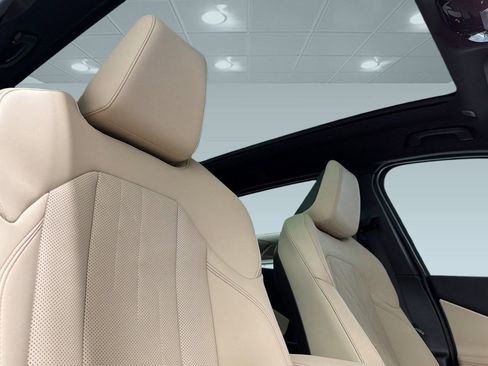 Used 2025 BMW X3 xDrive30i w/ Convenience Package image 15