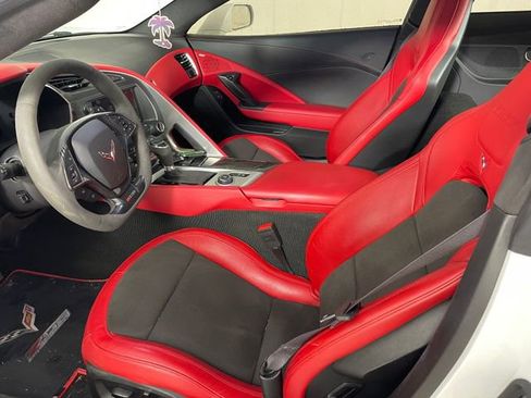 Used 2017 Chevrolet Corvette Z06 RWD image 2