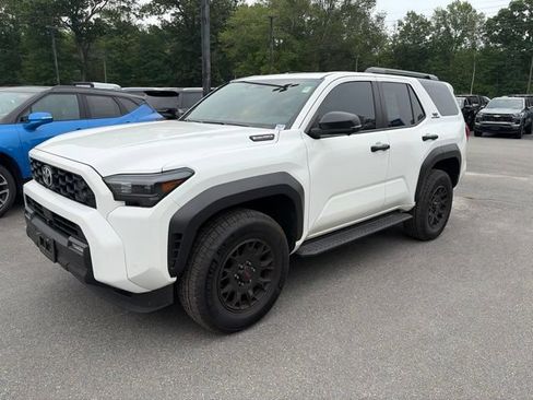 Used 2025 Toyota 4Runner TRD Off-Road Premium AWD/4WD image 2