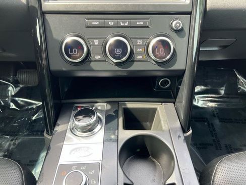 Used 2018 Land Rover Discovery SE AWD/4WD image 20