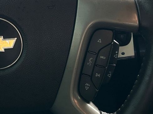 Used 2013 Chevrolet Suburban LT image 30